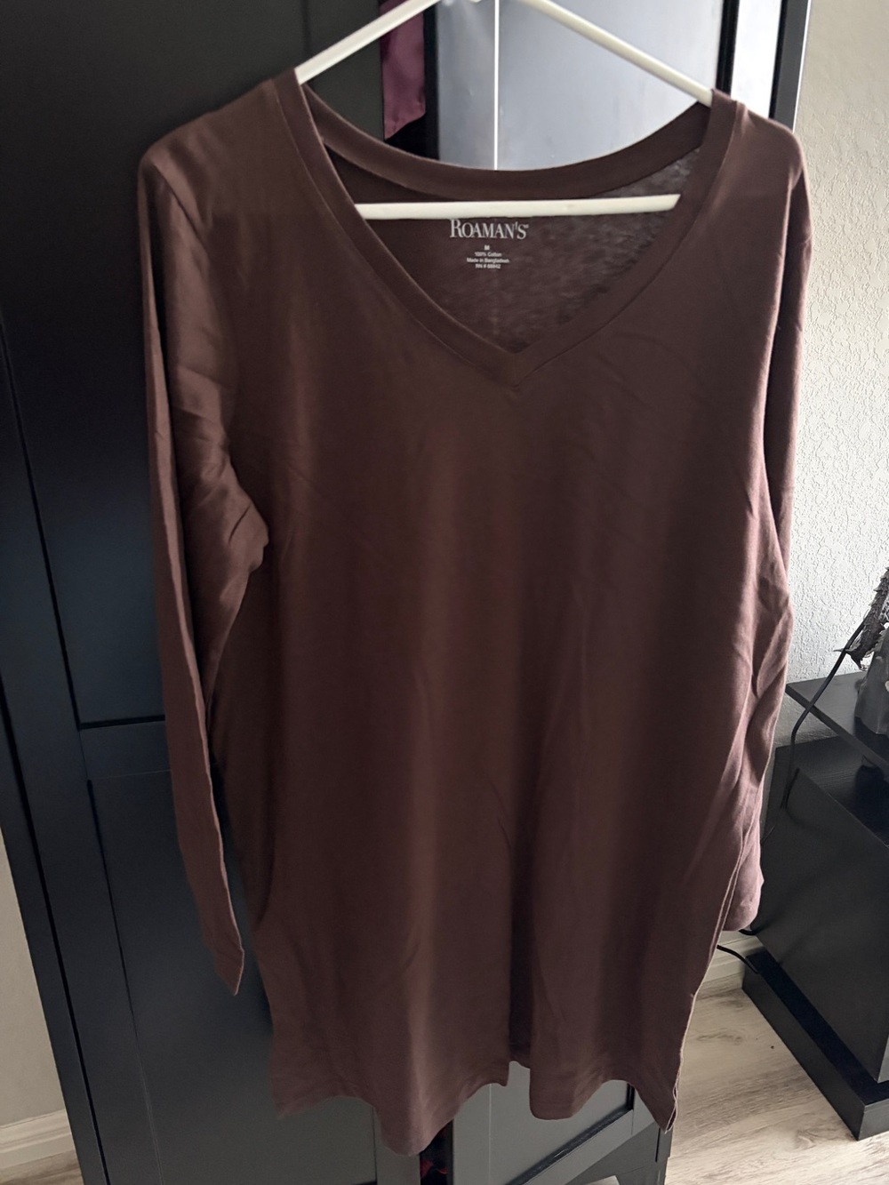 Roamans v-neck tunic top size medium